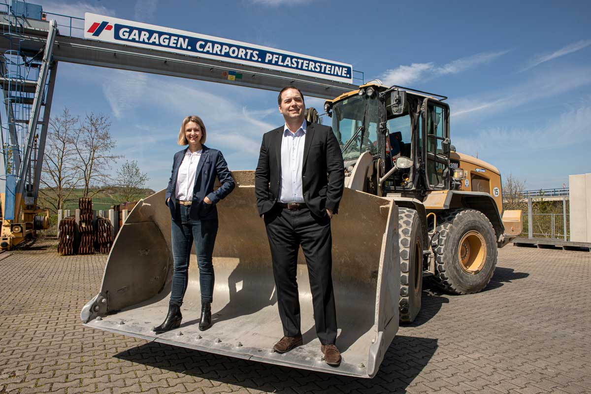 Baustoffmarkt Geschäftsführer Oliver Ehlenz und und Mirjam Plötner-Wall
